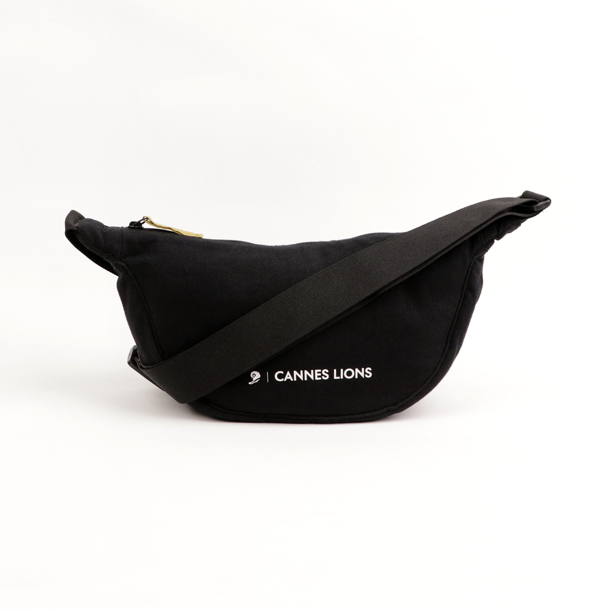 Personalisierbare Halbmondtaschen aus Recyceltem Nylon2 Personalisierbare Halbmondtaschen aus Recyceltem Nylon2 scaled