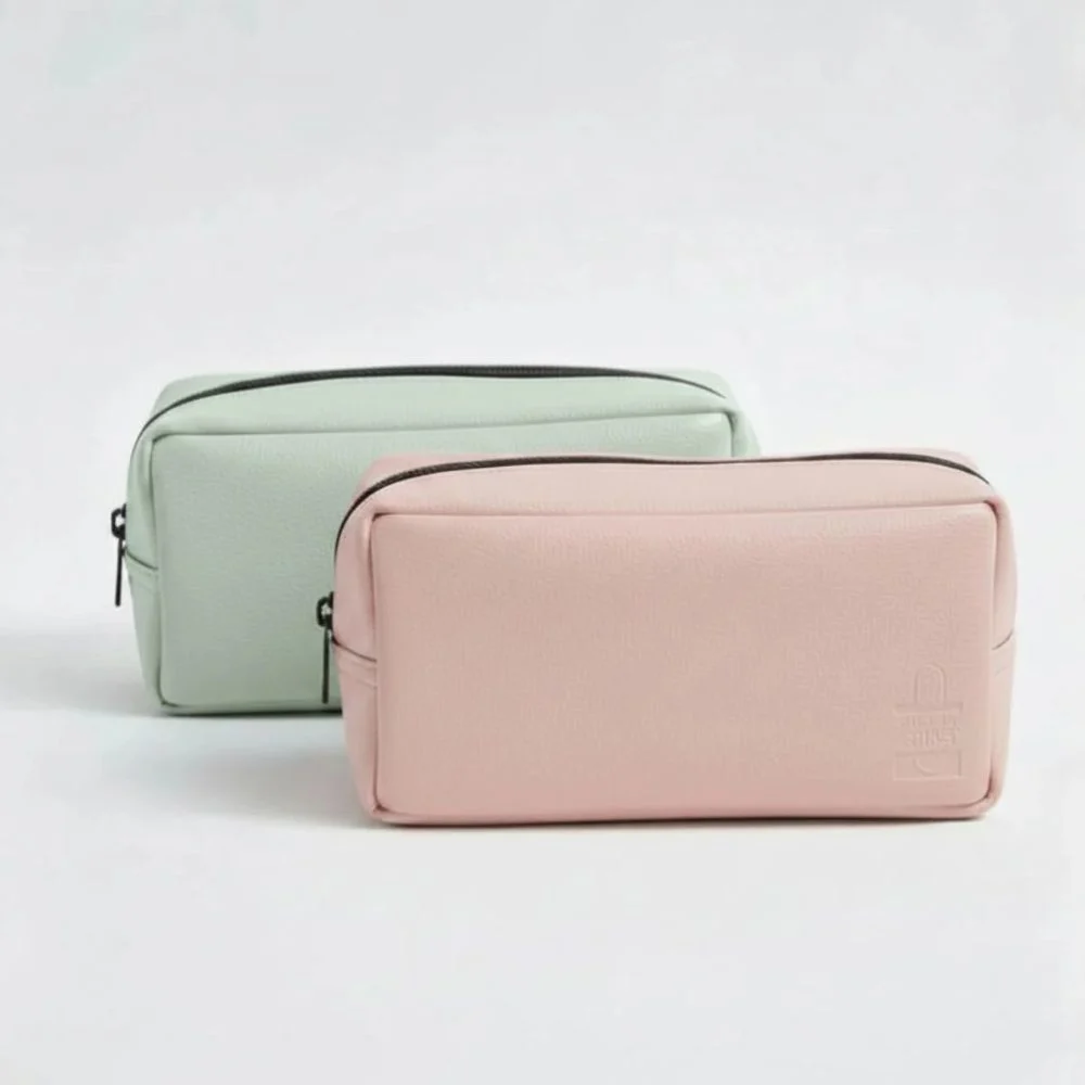 pink-green-vegan-leather-rectangular-pouch-bag rosa-grüne-vegane-Leder-Tasche-im-Rechteckformat